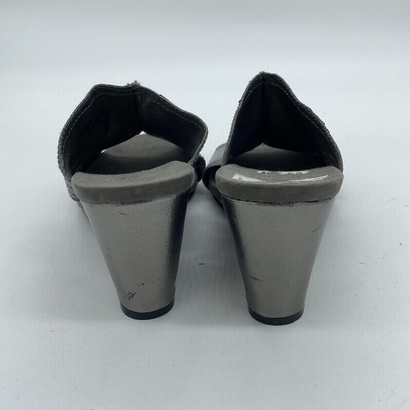 Unisa Babs Slip On Sandals Wedges Silver Womens Size 6 M - Picture 4 of 16